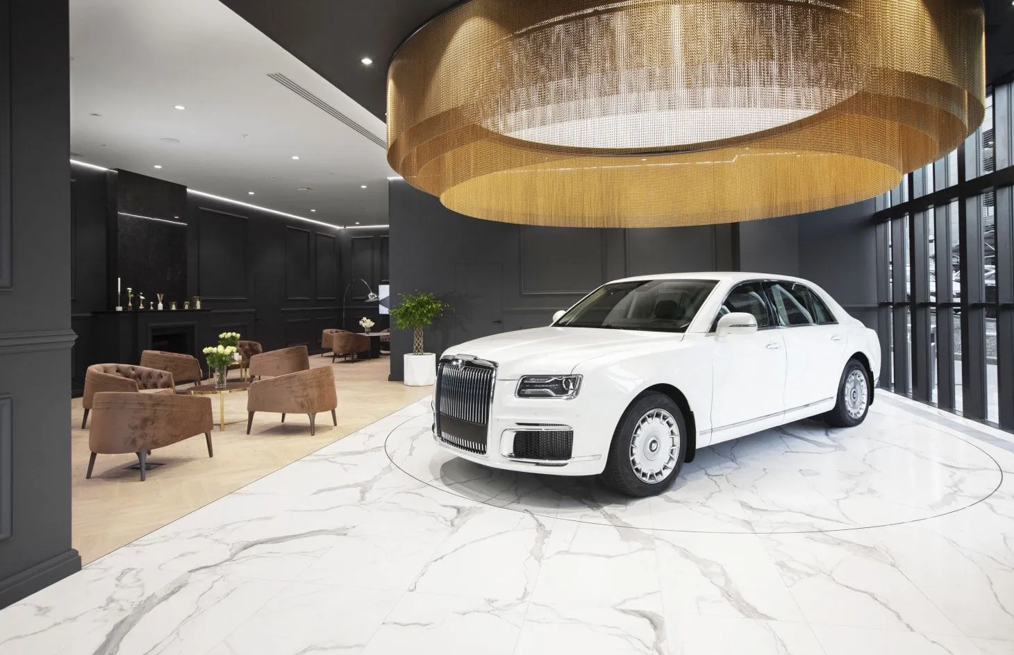 Автосалон aurus Авилон в Москве